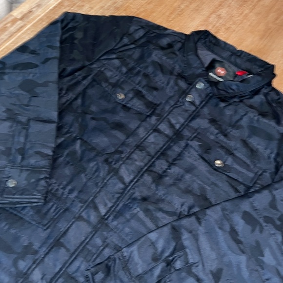 Mountain and isles shirt jacket. Black camo. Size XL. NWT - Picture 2 of 5